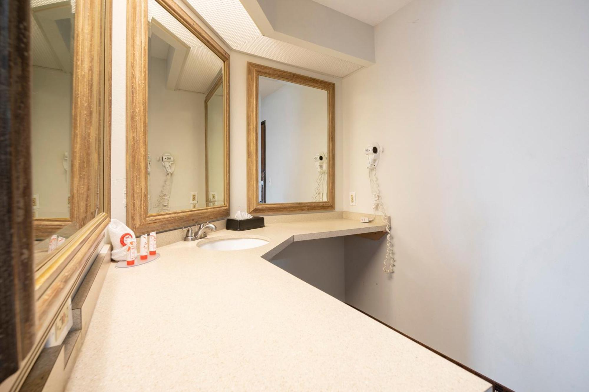 Hotel Oyo Townhouse Houston Airport North Zewnętrze zdjęcie